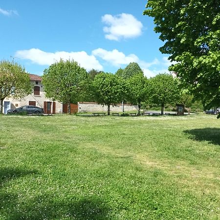 Au Bord De La Riviere Apartment Verteuil-sur-Charente Bagian luar foto