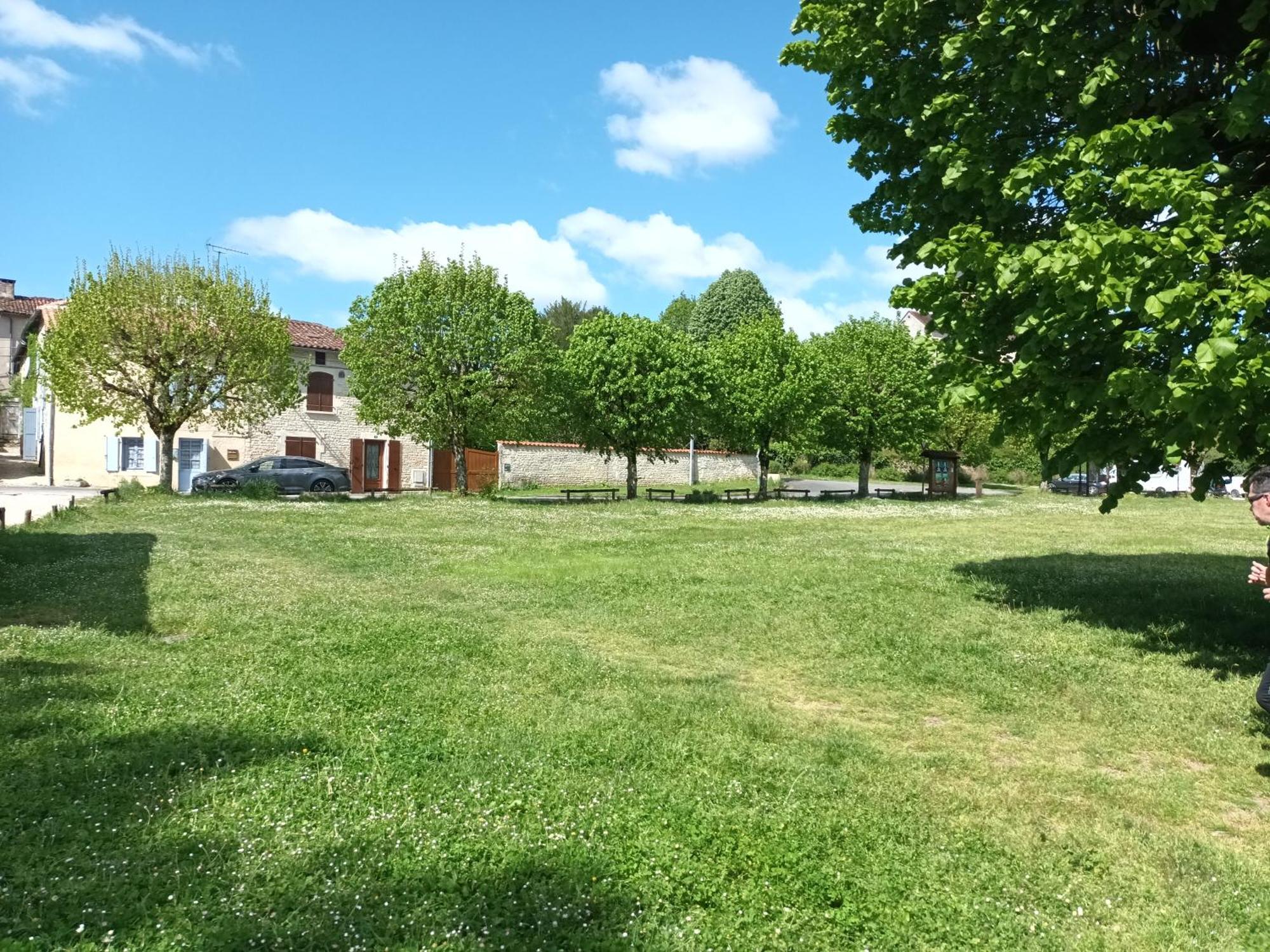Au Bord De La Riviere Apartment Verteuil-sur-Charente Bagian luar foto